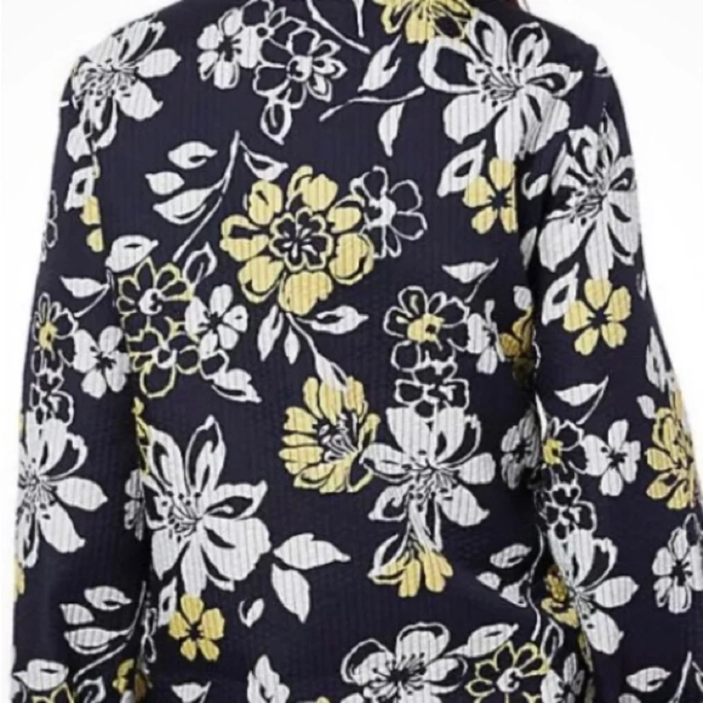 Alfred Dunner Quilted Floral Women's Jacket. Size 18.